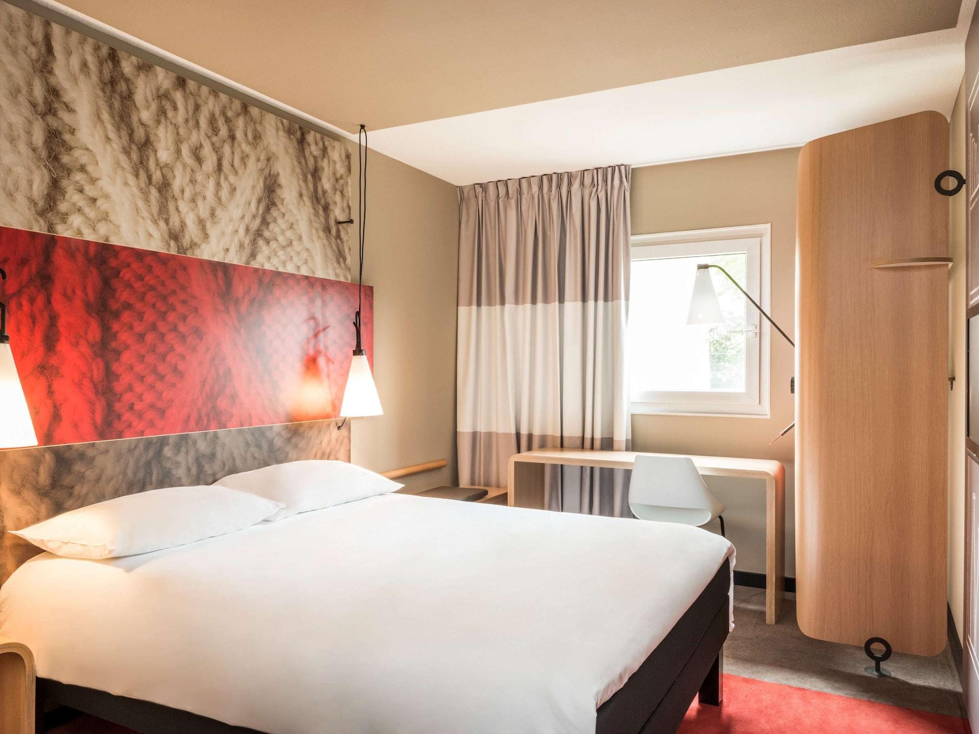 Ibis Carcassonne Est La Cite Exterior foto
